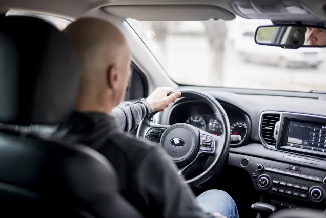 personne-en-voiture